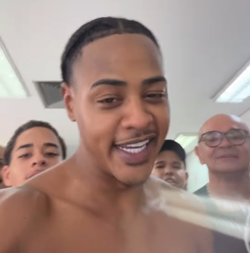 TZ da Coronel cobra aposta de Daniel Rocha em live nas redes sociais (Foto: Reprodução/Instagram)