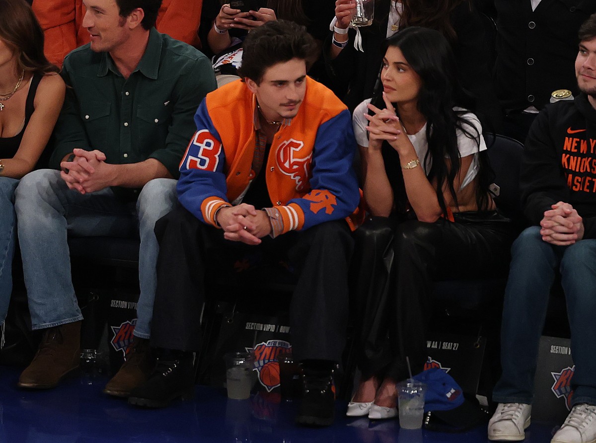 Kylie Jenner e Timothée Chalamet roubam a cena em jogo dos Knicks no Madison Square Garden