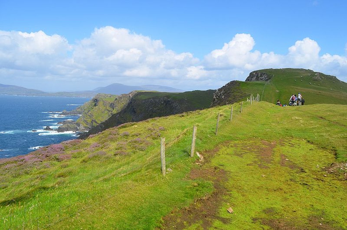 Irlanda oferece até R$ 455 mil para atrair moradores a ilha remota e reformar casas