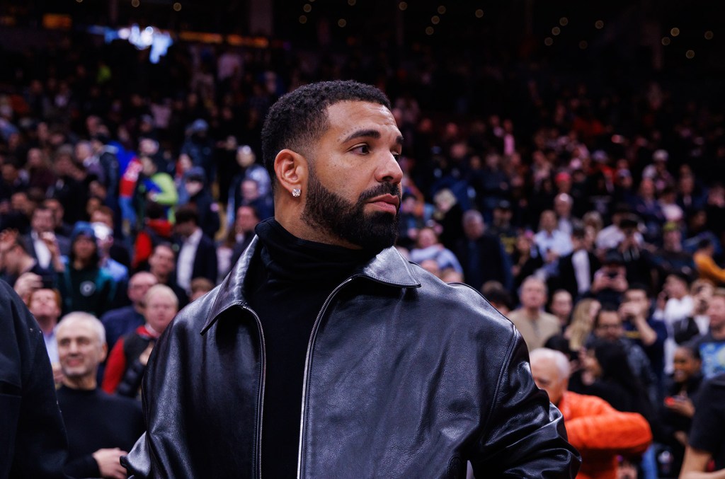 Drake planeja levar fãs para festival em Londres com jato particular