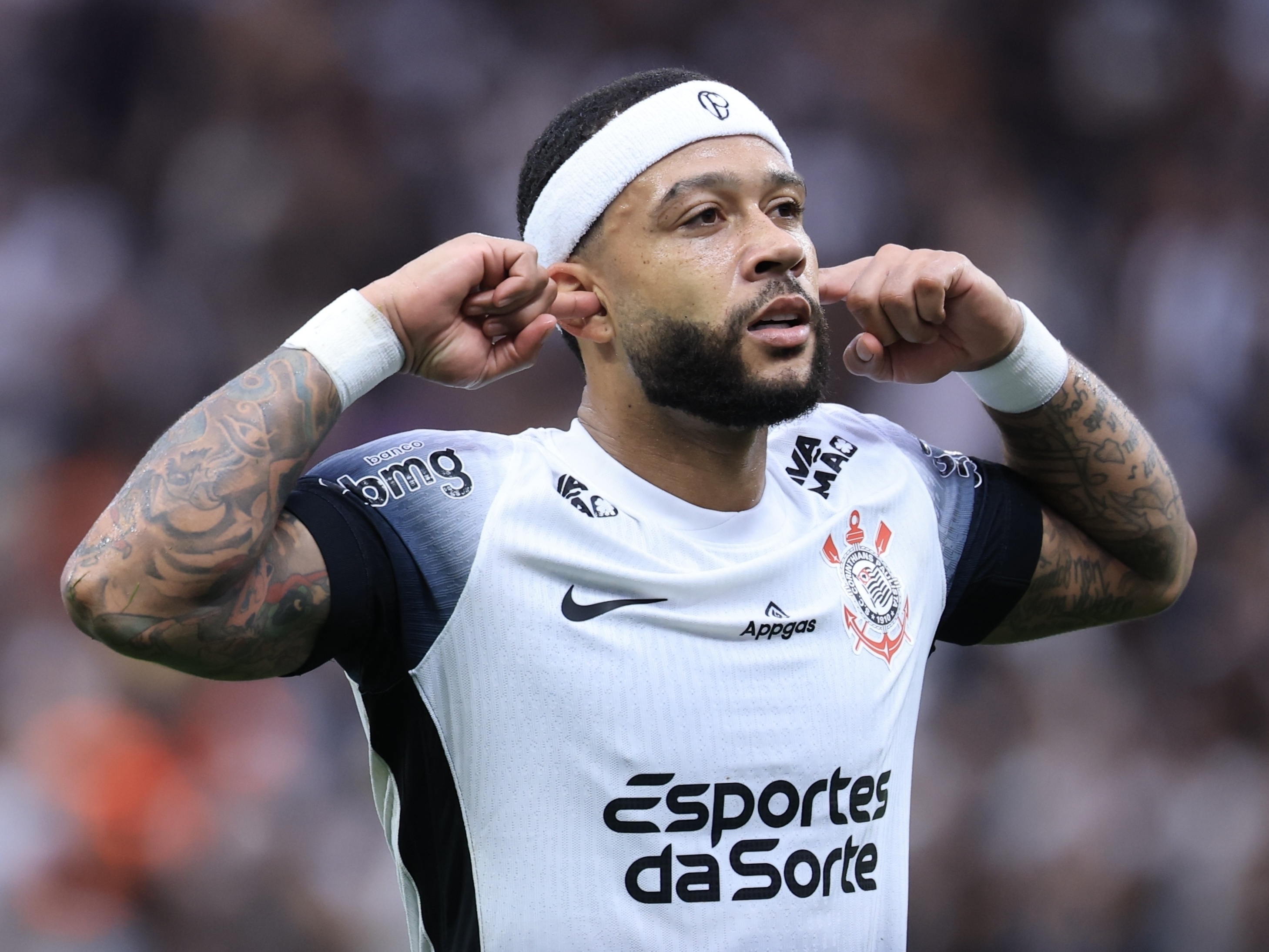 Memphis lança clipe e critica Neto com a música 'Pagando de doido'