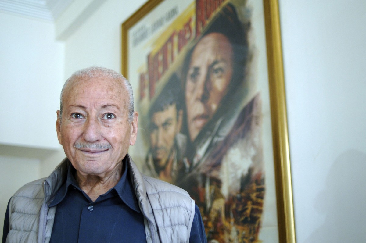 Mohammed Lakhdar-Hamina, cineasta argelino e vencedor da Palma de Ouro, morre aos 91 anos