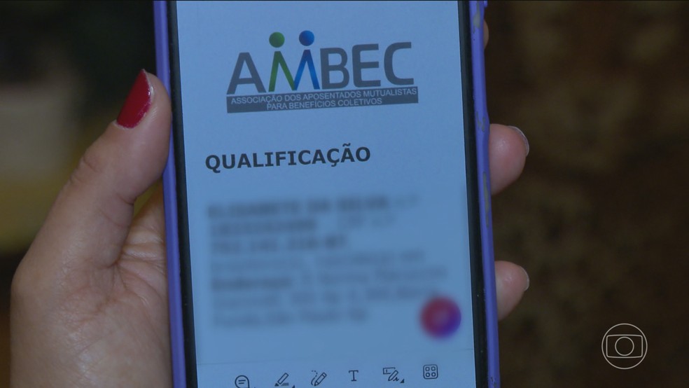 Aposentados denunciam fraudes no INSS com uso de mensagens de áudio