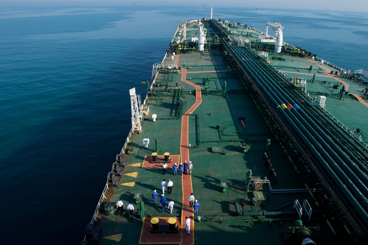Ataques dos EUA ao Irã elevam tensões e alertam mercado de petróleo sobre alta