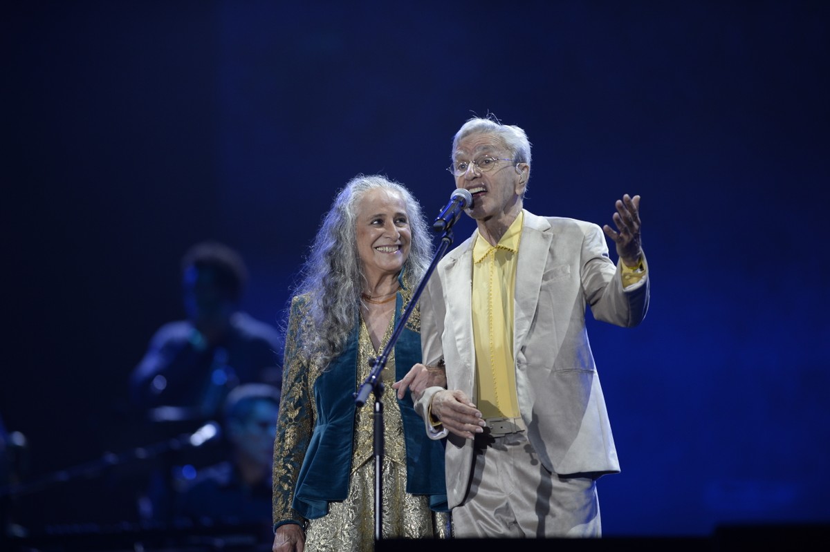 Caetano Veloso e Maria Bethânia lançam álbum ao vivo da turnê conjunta