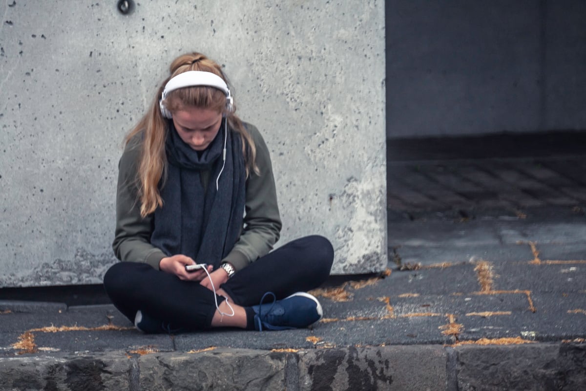 Adolescentes enfrentam depressão e ansiedade devido ao vício em telas