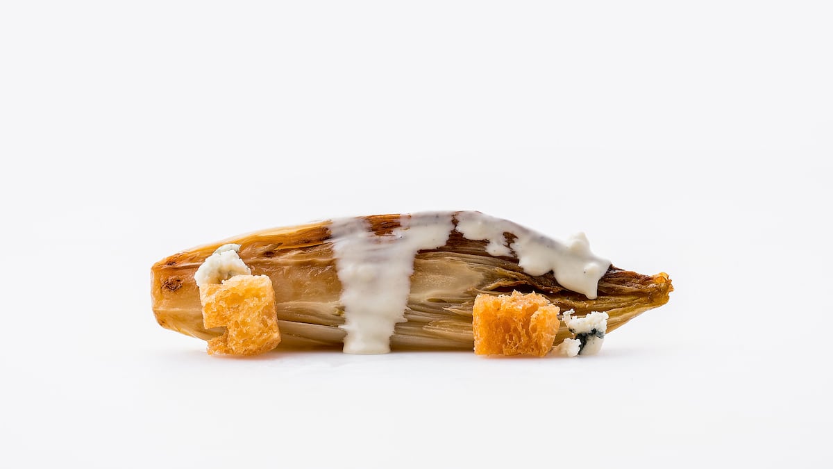 Endibias com molho de queijo são a nova receita de Andoni Luis Aduriz