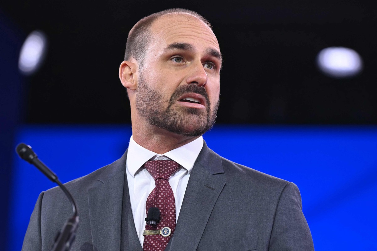 Eduardo Bolsonaro retoma diálogo com Tarcísio após acusações e defende intenções positivas