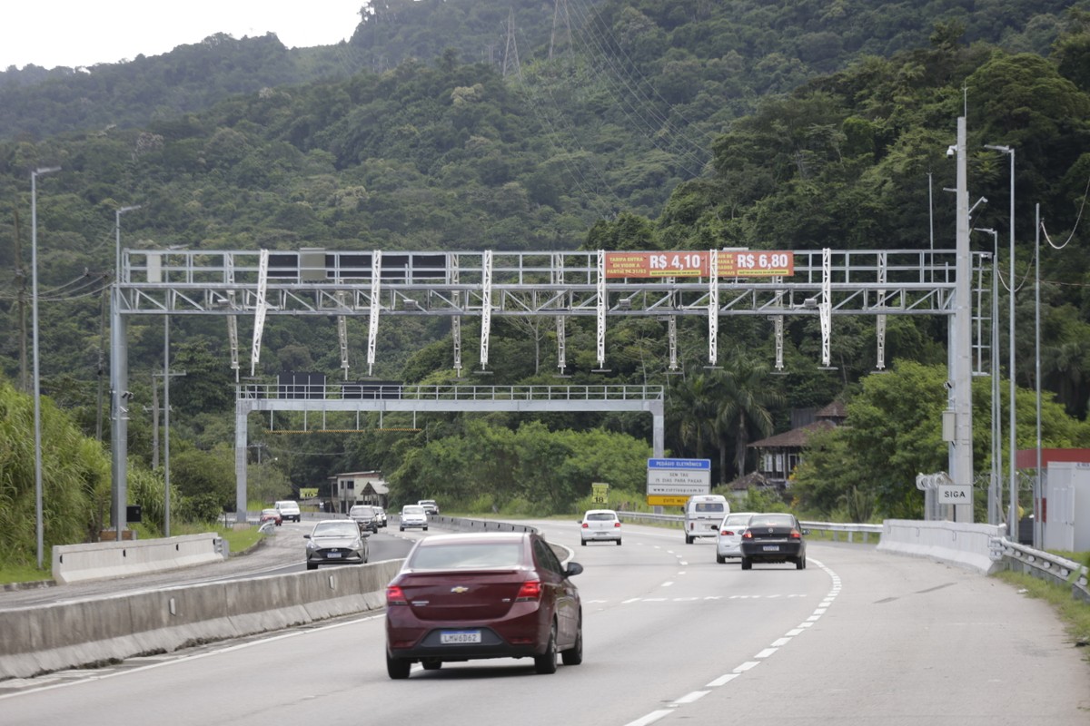 Pedágio sem cancelas na rodovia Rio-Santos, que começou a operar este ano (Foto: Domingos Peixoto)