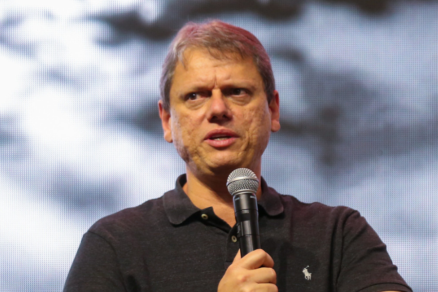 Tarcísio enfrenta desafios para viabilizar candidatura à Presidência em 2026