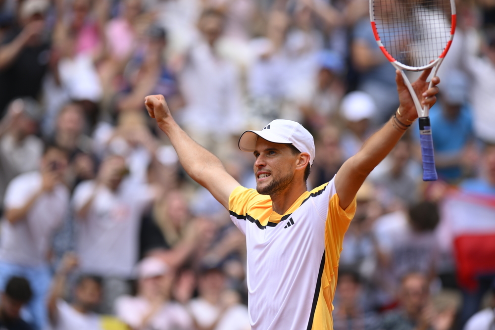 Dominic Thiem e Pedro Cachín disputam o Torneio de Tênis na Praia de Luanco