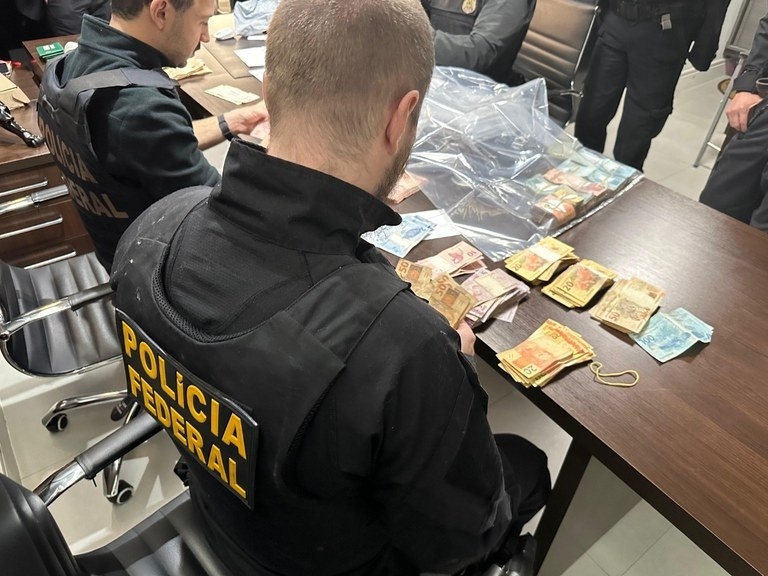 Policiais e empresário são detidos por vazamento de informações da Polícia Civil