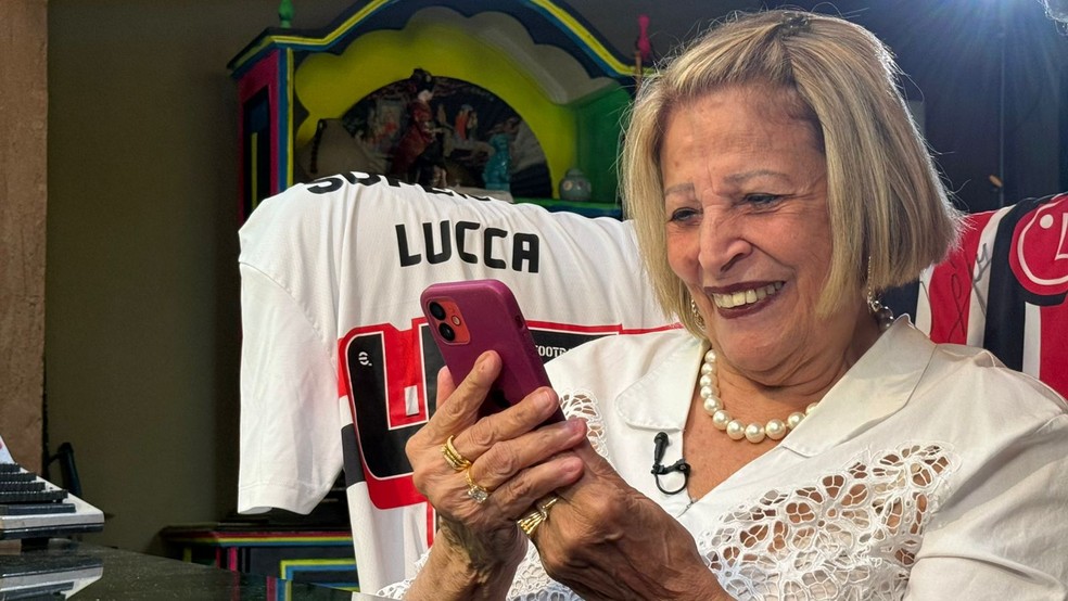 Avó são-paulina se emociona com gol do neto Lucca na Libertadores
