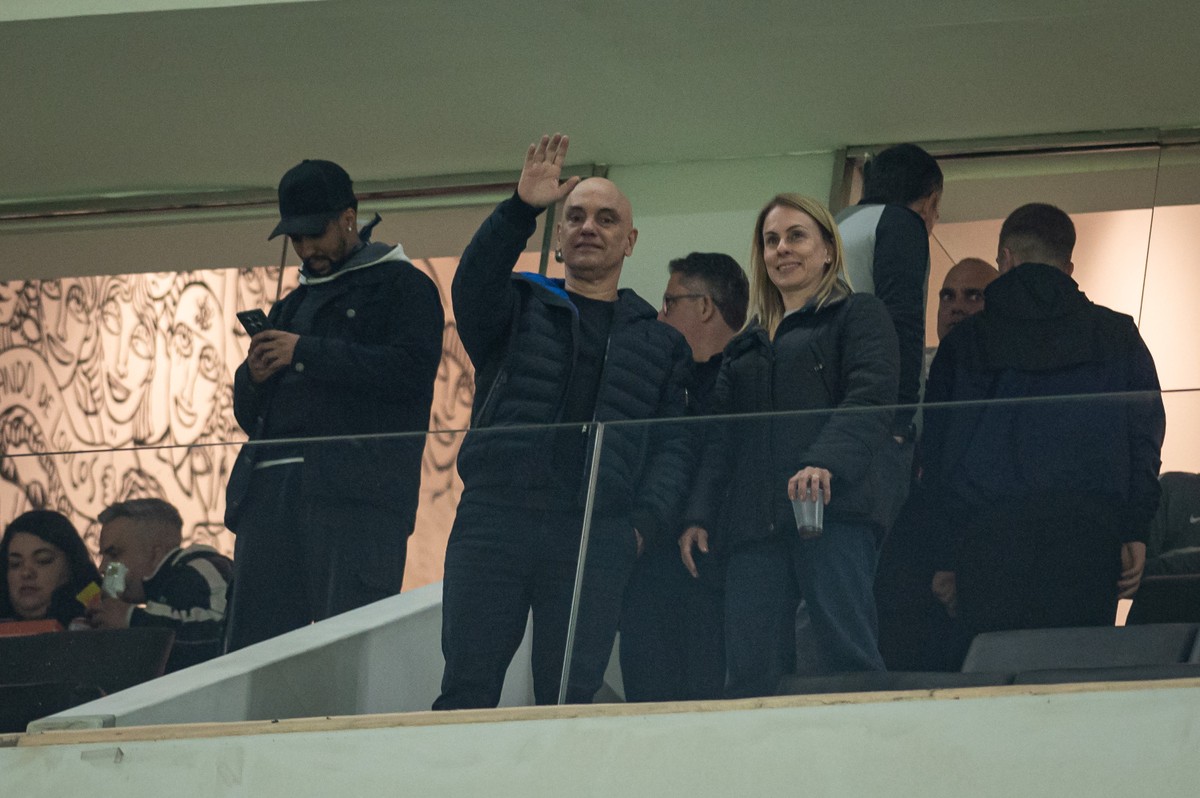 Alexandre de Moraes gera polêmica ao exibir dedo do meio em evento esportivo