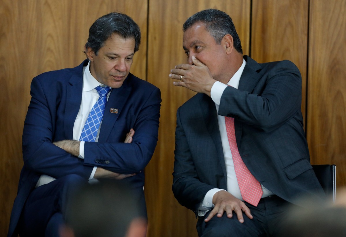 Governo planeja discutir compensação pela queda na arrecadação do IOF nesta segunda