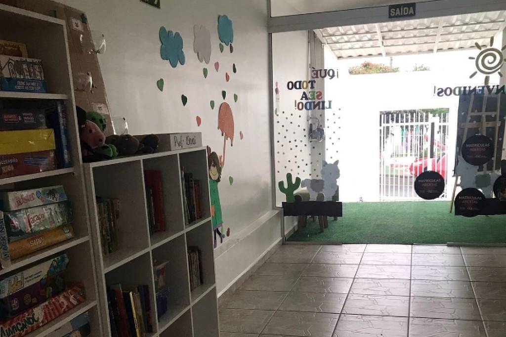 Criança é encontrada amarrada em cadeira em creche na região metropolitana de Curitiba