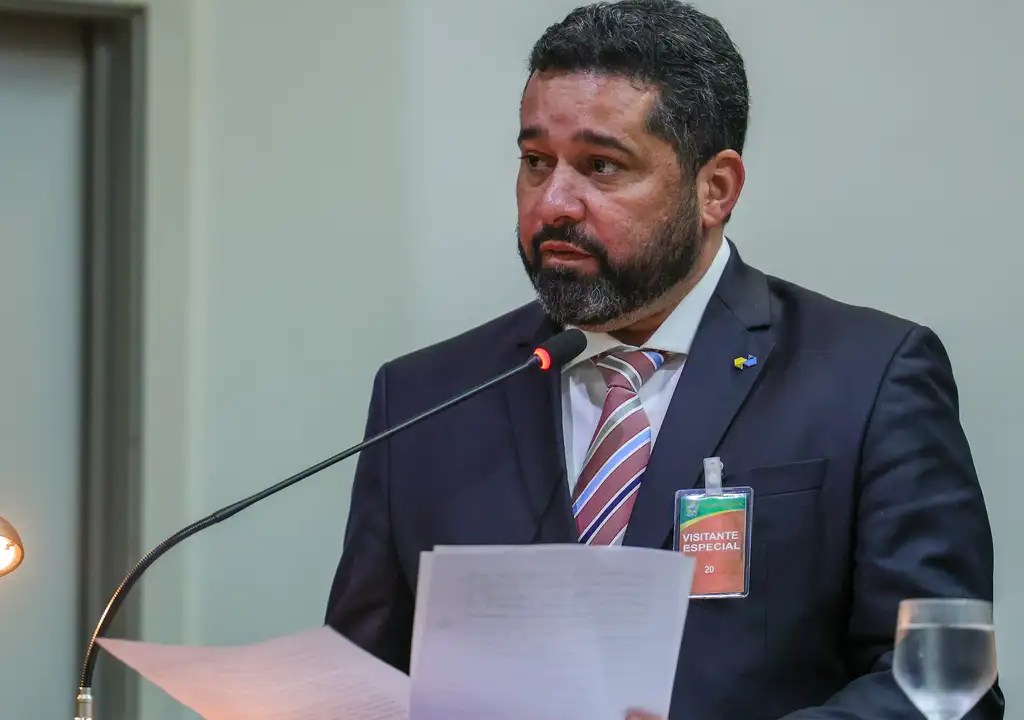 Sindicato solicita investigação do chefe dos Correios por improbidade administrativa