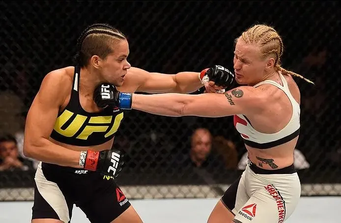 Valentina Shevchenko critica retorno de Amanda Nunes e questiona aposentadoria