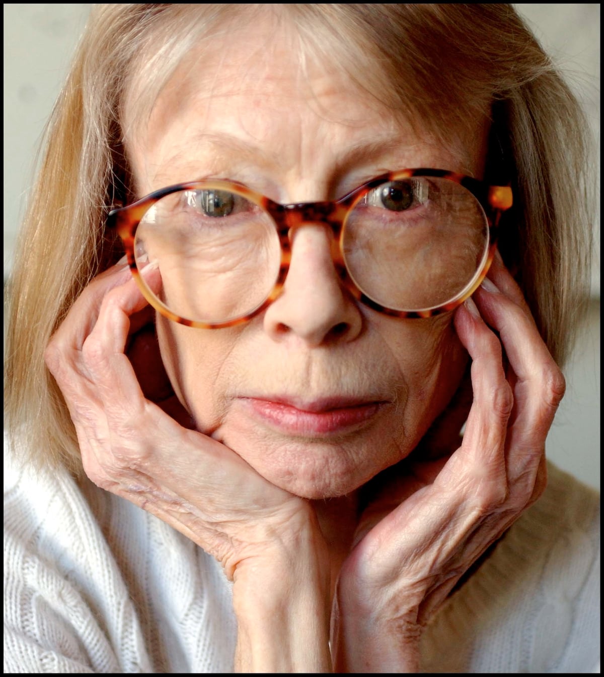 Joan Didion revela suas reflexões profundas em nova obra literária