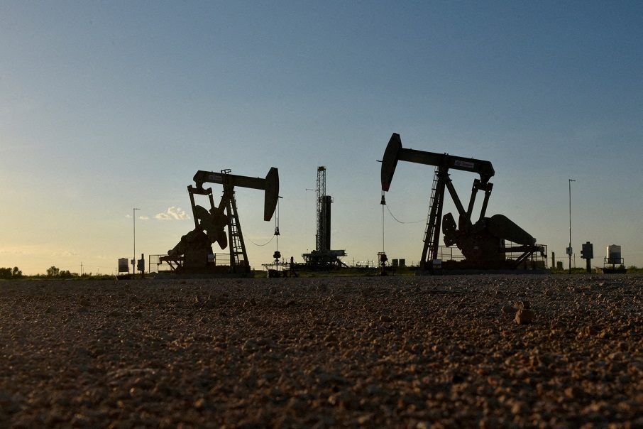 Petróleo sobe e futuros dos EUA caem após alerta de Trump sobre Irã