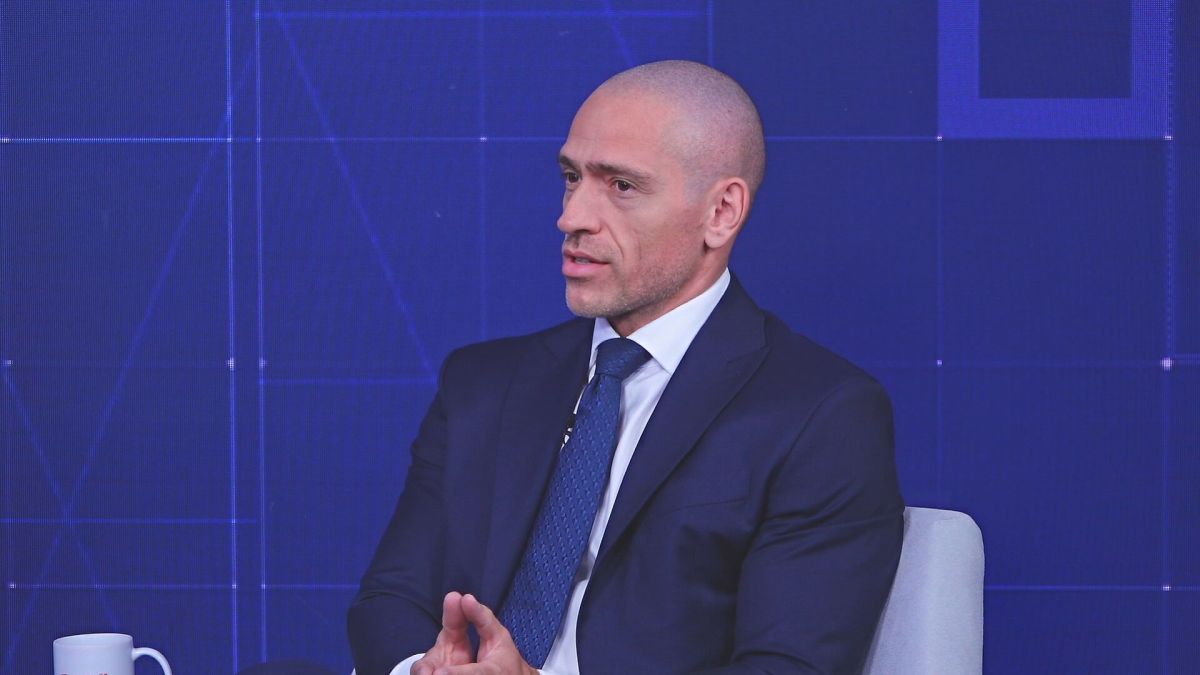 Cientista político aponta distorções estruturais na economia global e critica modelo chinês