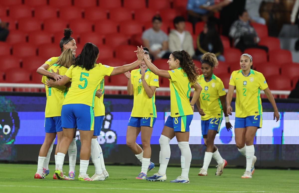 Brasil enfrenta Colômbia na final da Copa América em busca do nono título