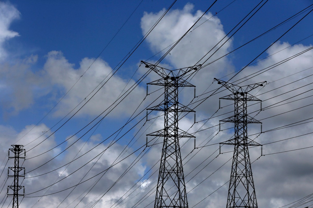 Aumento nas tarifas de energia gera preocupação entre consumidores brasileiros