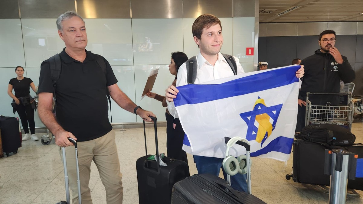 Comitiva brasileira retorna a Guarulhos após bombardeios em Israel