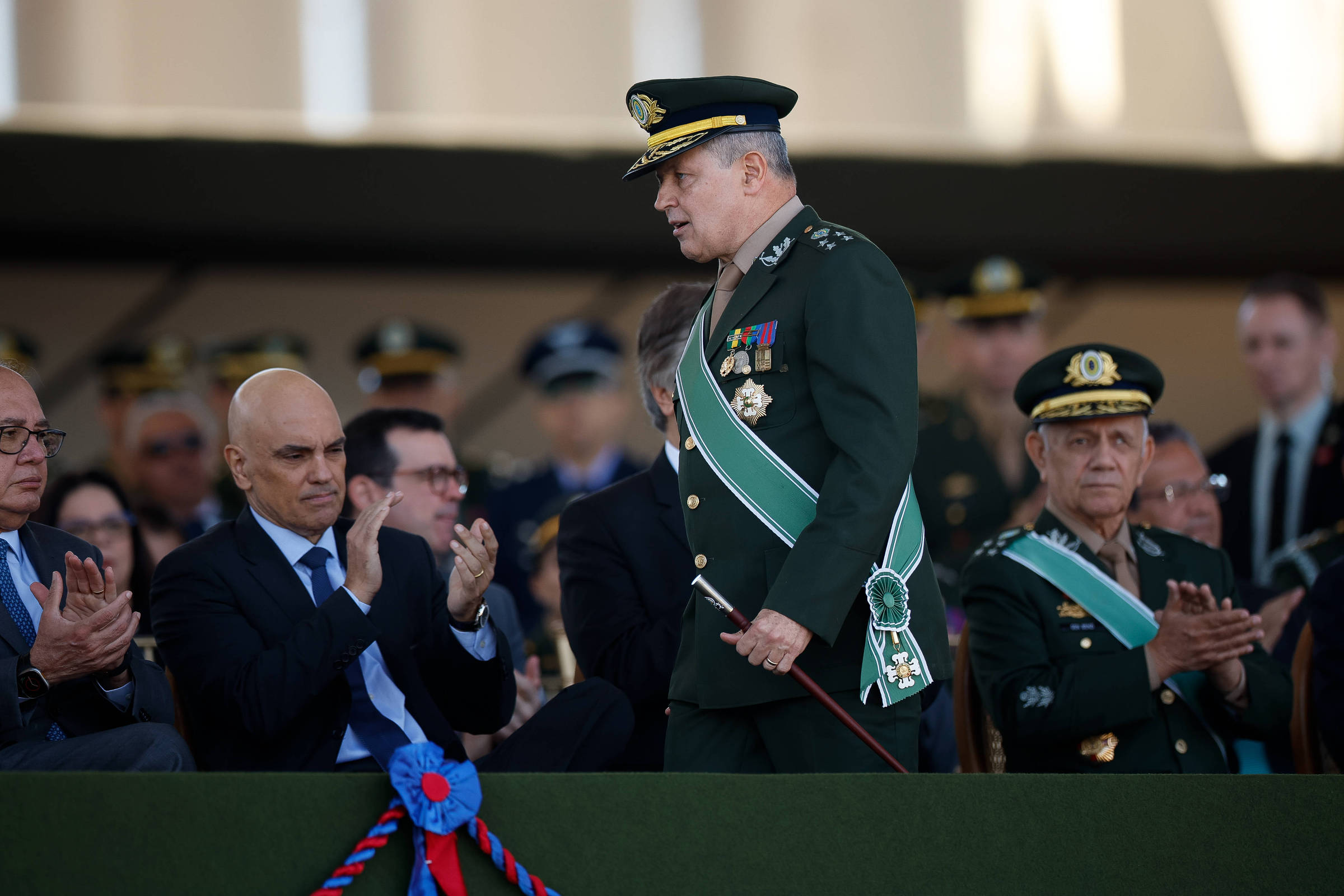 Exército implementa ética em cursos e restringe autonomia de jovens soldados