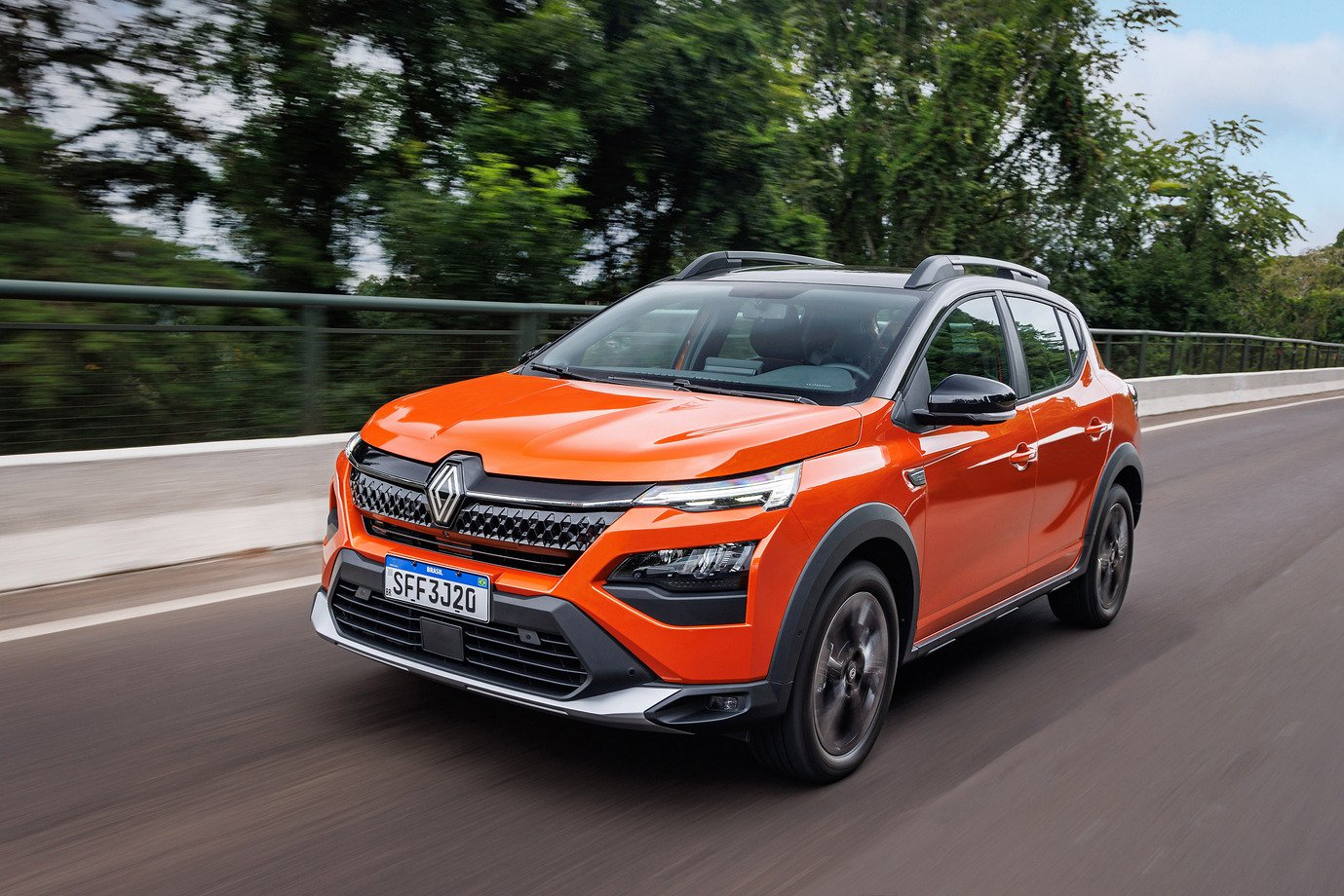 Renault vê ações despencarem 17% após revisão de projeções e mudança de CEO