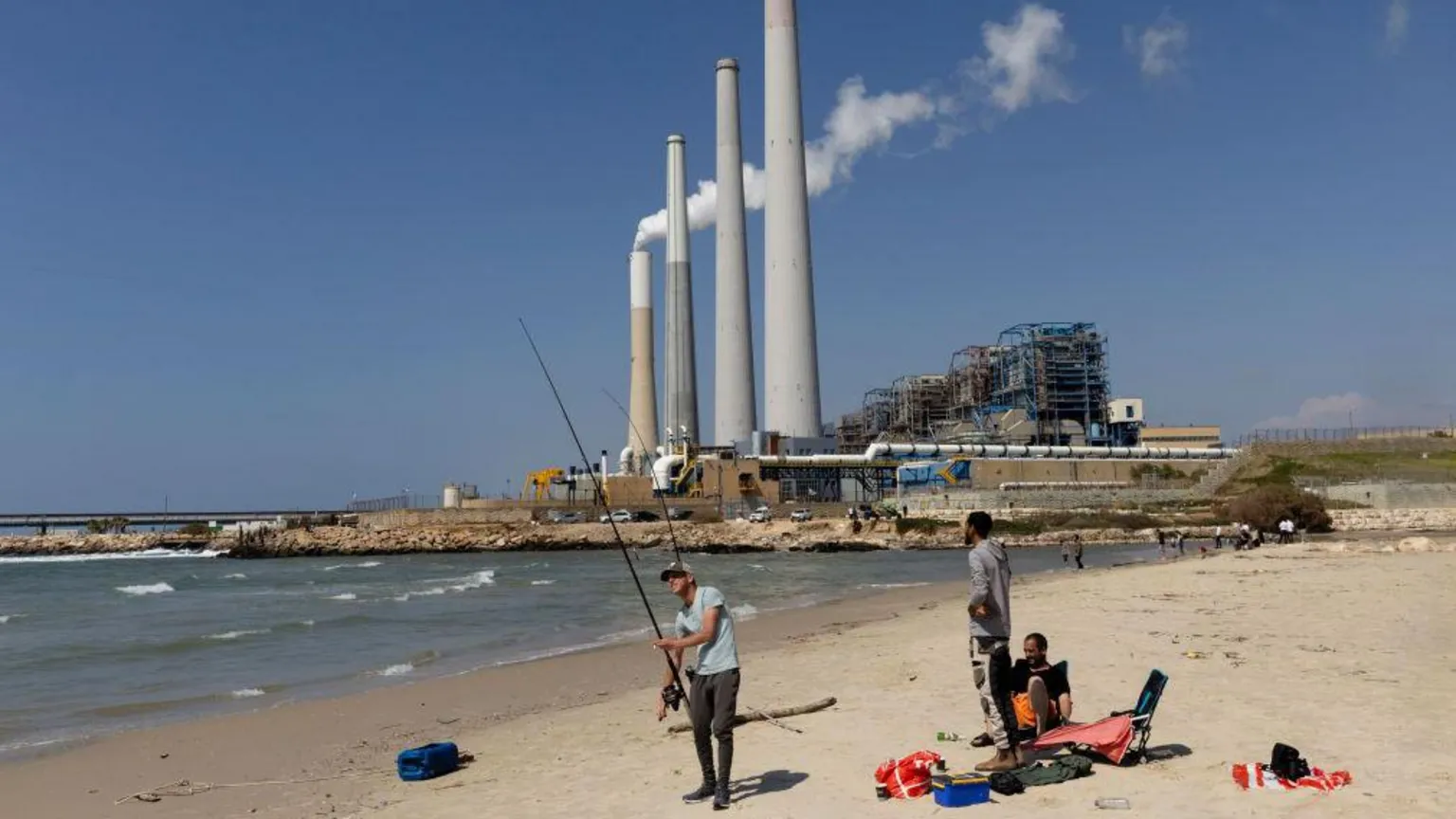 O ataque aconteceu próximo à estação de energia em Hadera (Foto: Getty Images)