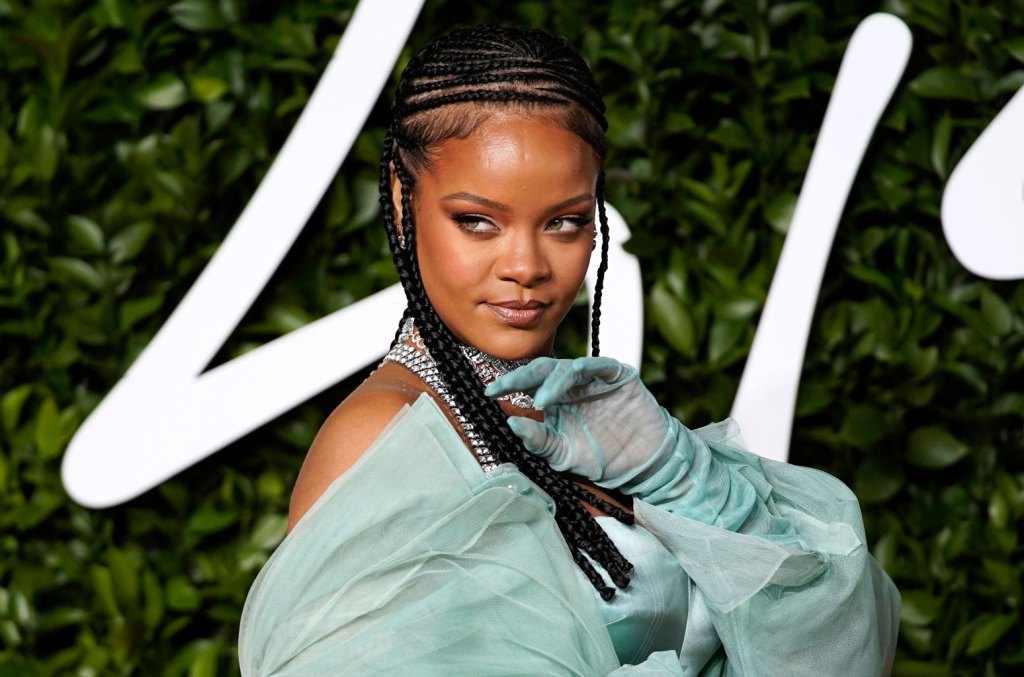 Artistas como Rihanna e Lady Gaga lançam suas próprias linhas de maquiagem