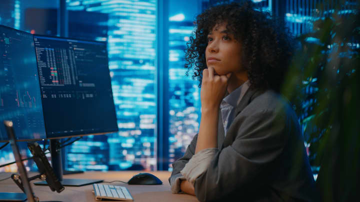Inteligência artificial gera preocupação entre trabalhadores iniciantes, afirma professor
