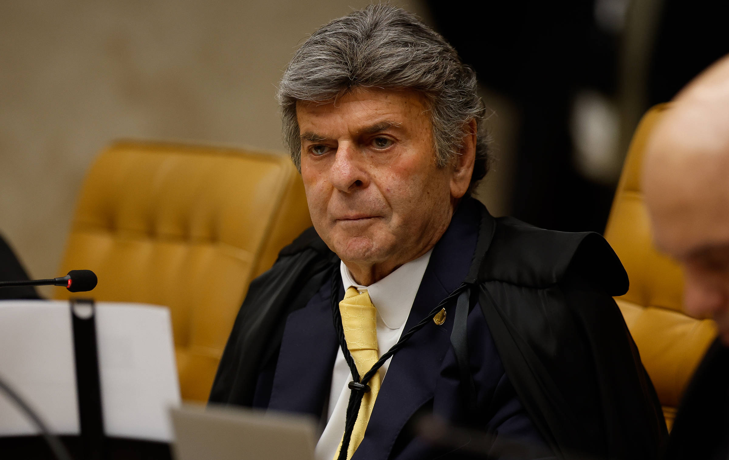 Estátua da Justiça pichada por Débora Rodrigues dos Santos no dia 8 de janeiro de 2023, em meio aos atos golpistas em Brasília (Foto: Joedson Alves/Agencia Brasil)