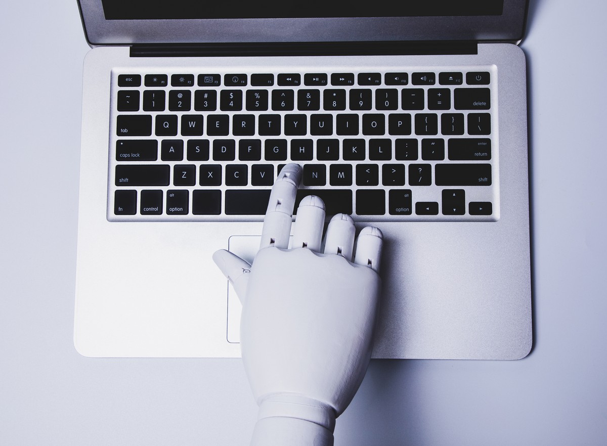 Robôs e inteligência artificial podem substituir quase todos os empregos até 2045