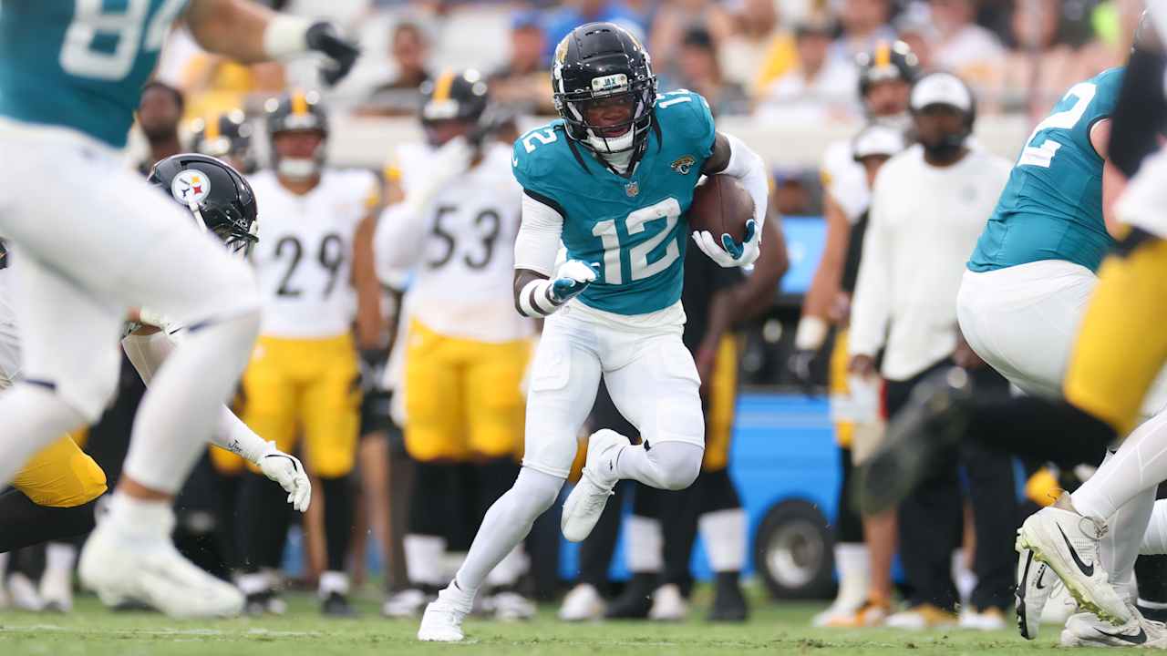 Travis Hunter brilha em sua estreia, atuando no ataque e defesa pelos Jaguars