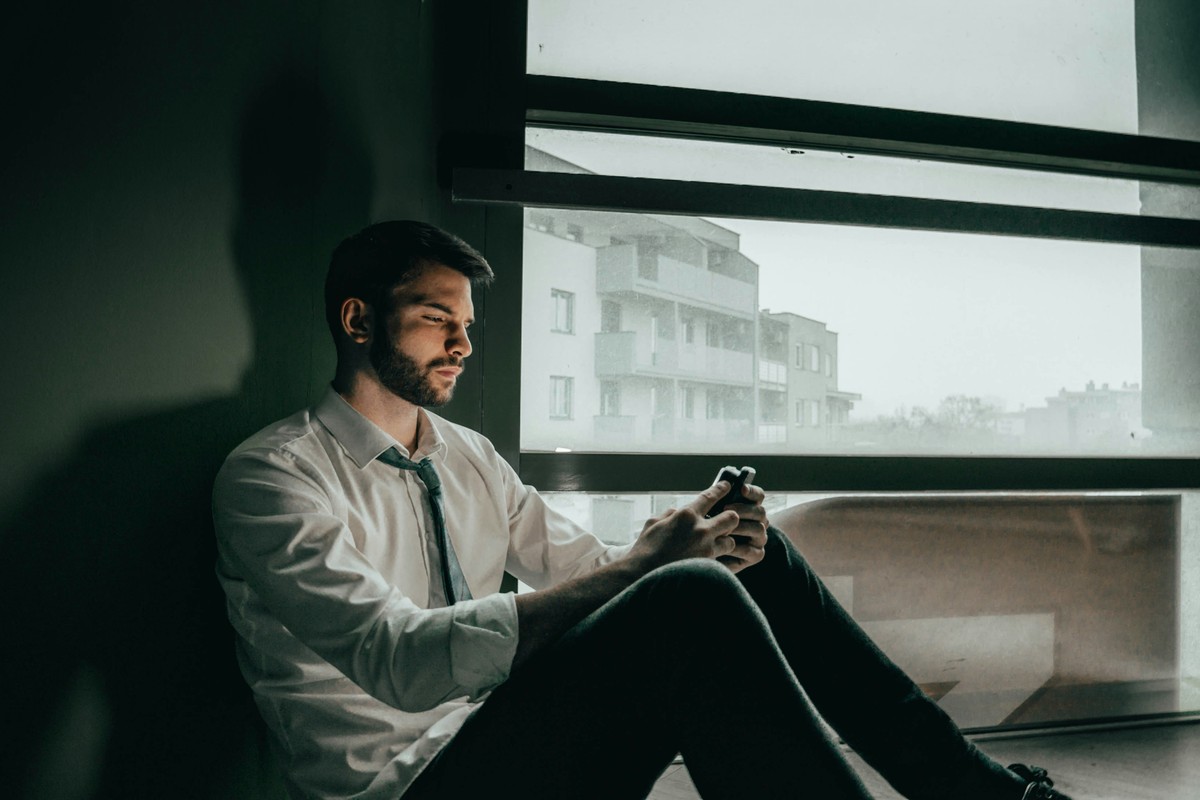O medo de ficar sozinho pode ser intenso para algumas pessoas. (Foto: Unsplash)