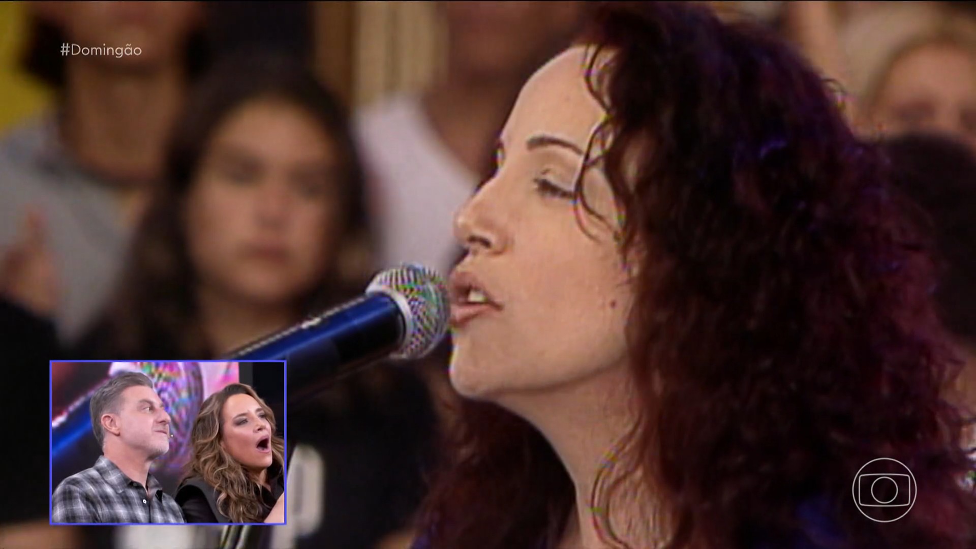Ana Carolina se emociona ao rever sua estreia na Globo em vídeo especial