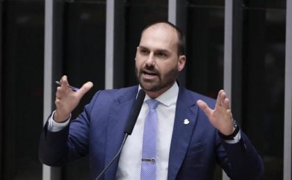 Eduardo Bolsonaro critica comitiva de senadores em visita aos Estados Unidos