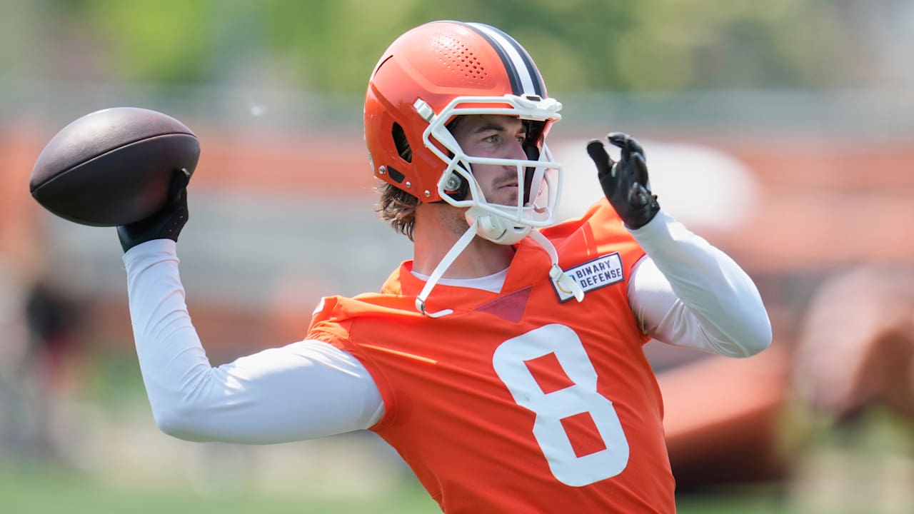 Diontae Johnson aposta na ascensão de Kenny Pickett como titular dos Browns