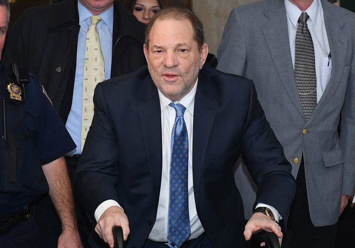 Condenado e preso por estupro, Harvey Weinstein pede para dormir no hospital alegando 'maus-tratos' e problemas de saúde (Foto: Angela Weiss / AFP)