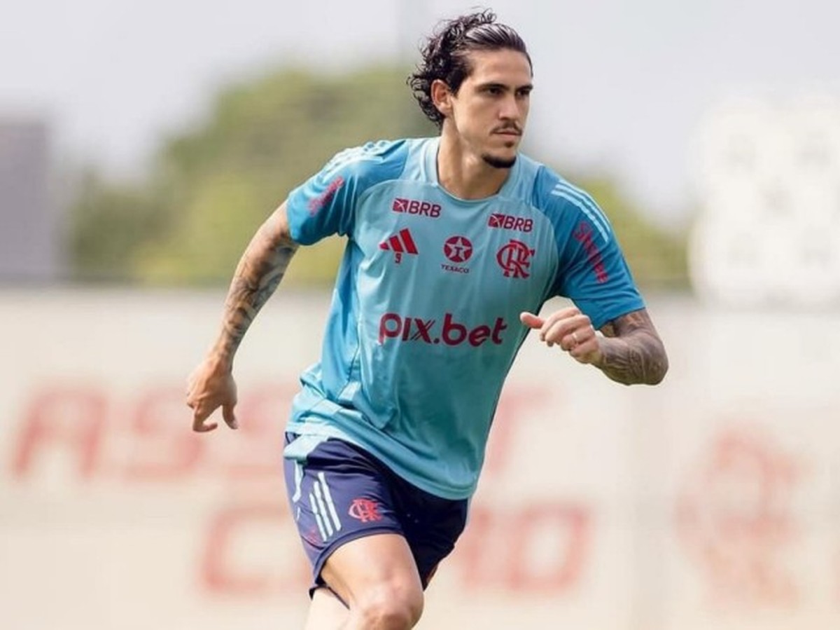 Pedro retorna ao Flamengo e inicia Fla-Flu no banco após dois jogos fora da lista