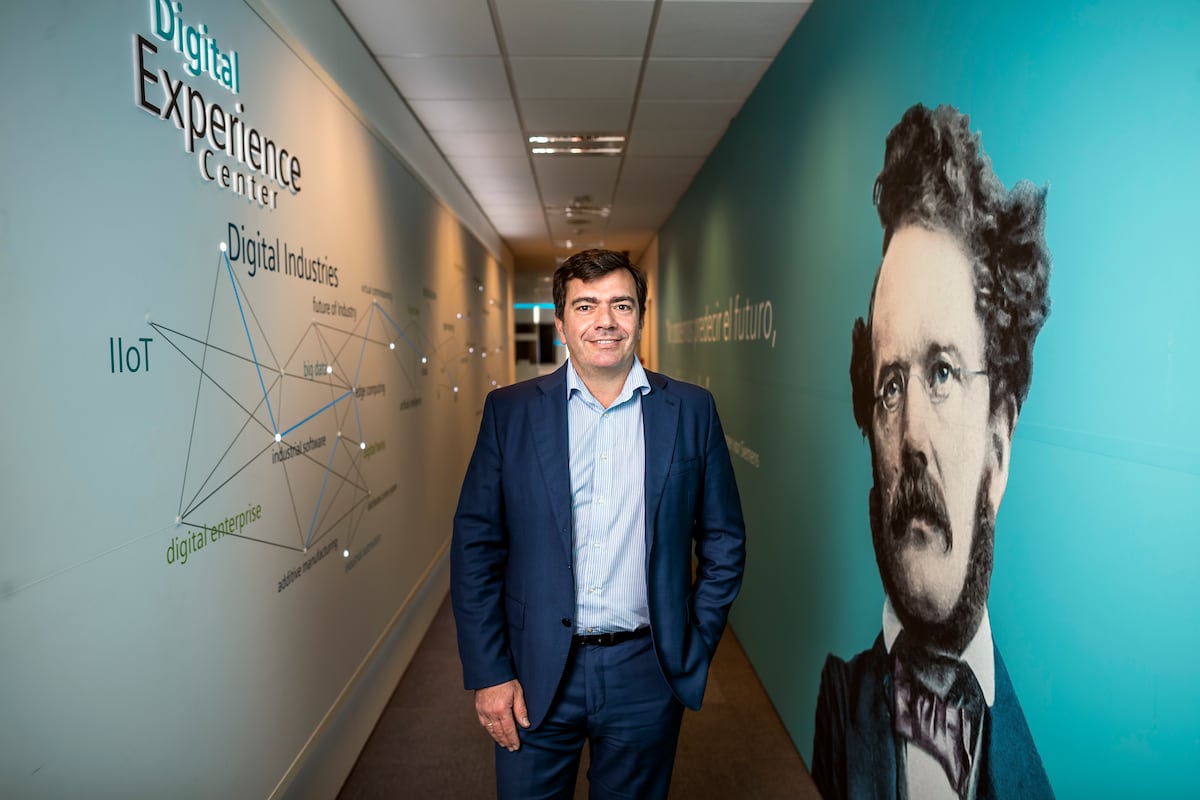 Agustín Escobar, na sede da Siemens de Tres Cantos, em Madrid, em 2023. (Foto: Samuel Sánchez)