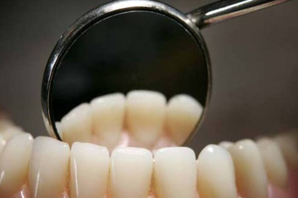 Mulher transforma sua relação com dinheiro e fatura US$ 900 mil por ano em consultório
