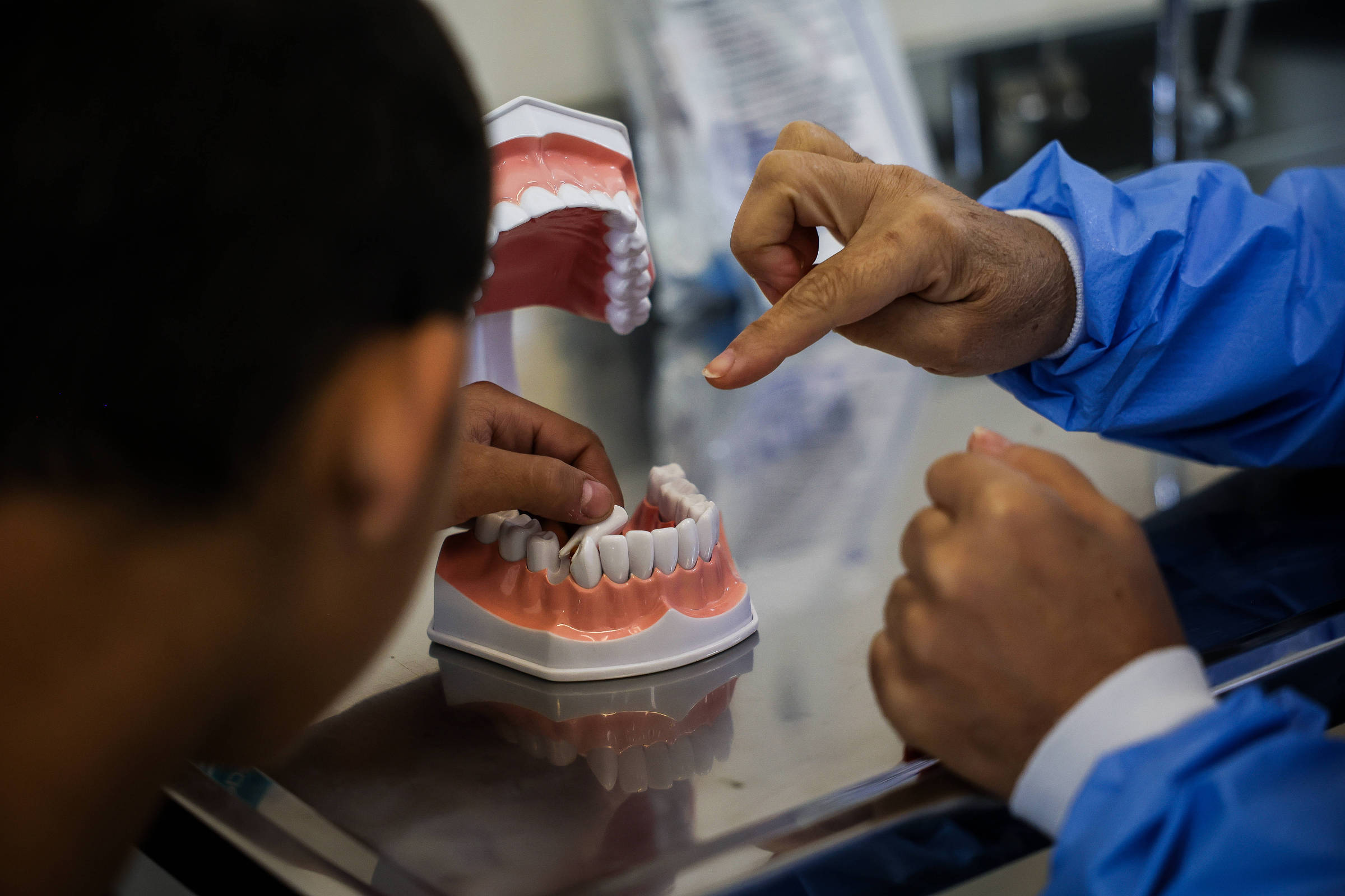 Conselho de odontologia denuncia prática de 'odontologia biológica' na AGU