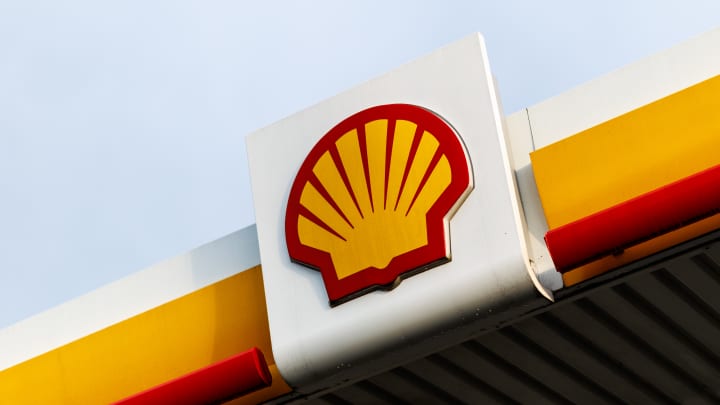 Shell surpreende com lucro acima do esperado, apesar de queda anual acentuada