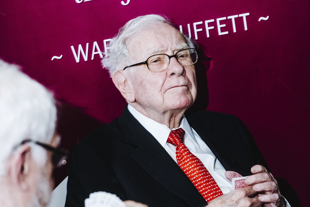 Warren Buffett (Foto: Houston Cofield/Bloomberg)  
Elon Musk no prédio do Congresso dos Estados Unidos em Washington (Foto: REUTERS/Benoit Tessier)