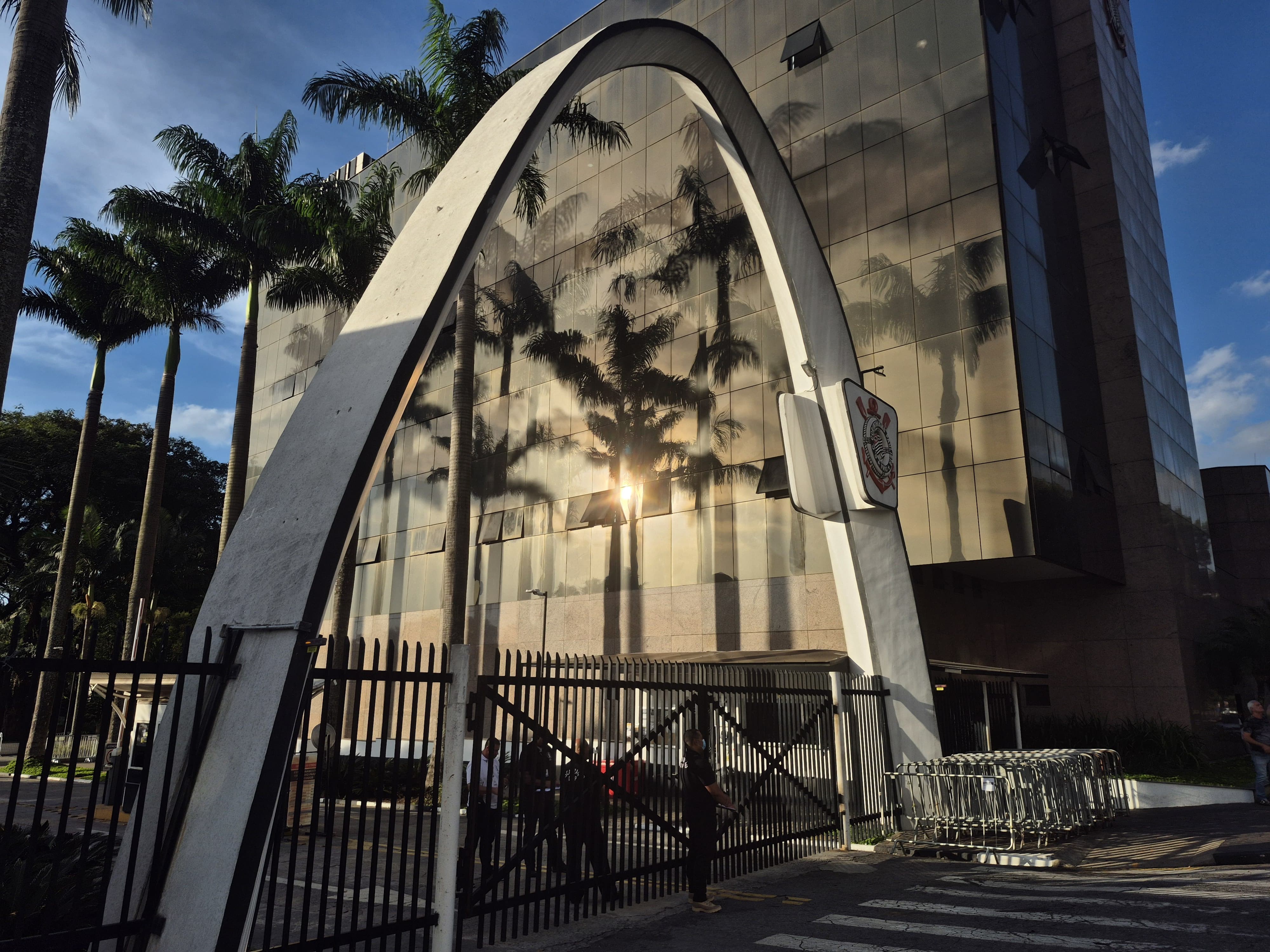Corinthians e Adidas mantêm diálogo em nova gestão do clube paulista