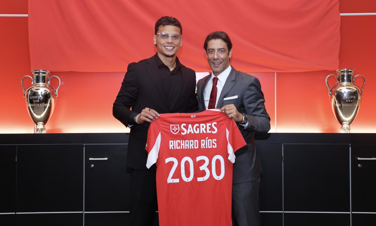 Benfica confirma contratação de Richard Ríos, ex-jogador do Palmeiras