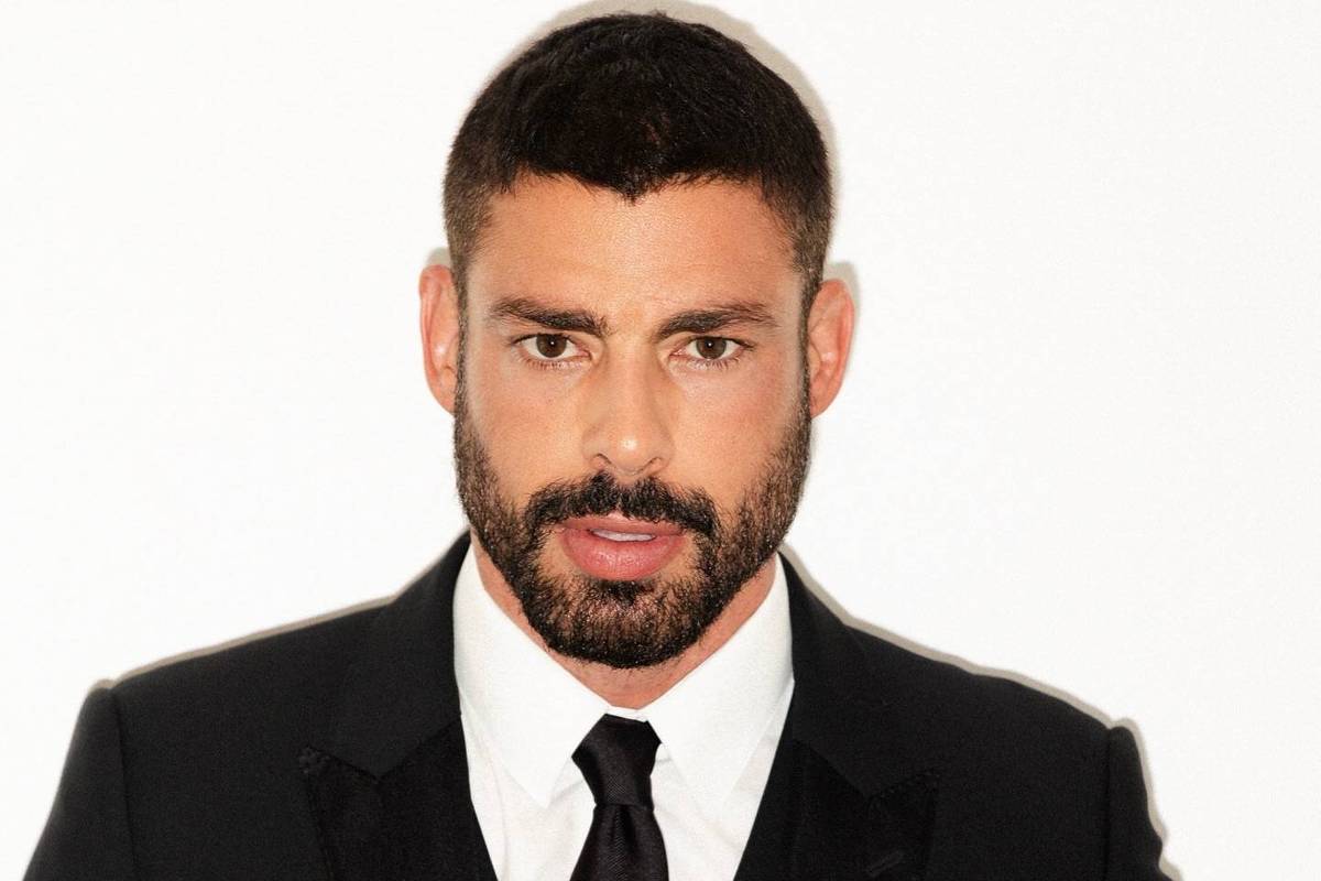 Cauã Reymond completa 45 anos e revela curiosidades sobre sua trajetória artística